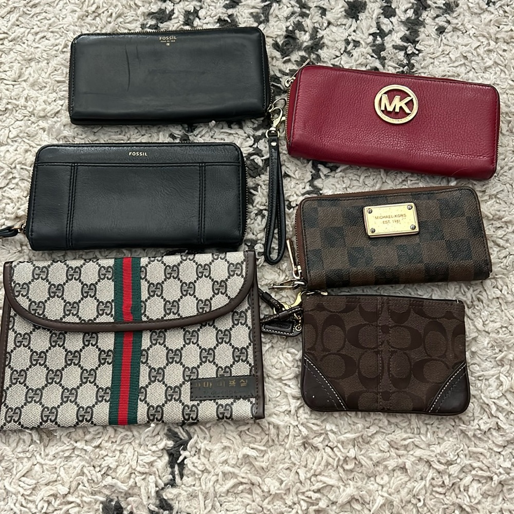 Wallet lot named brand